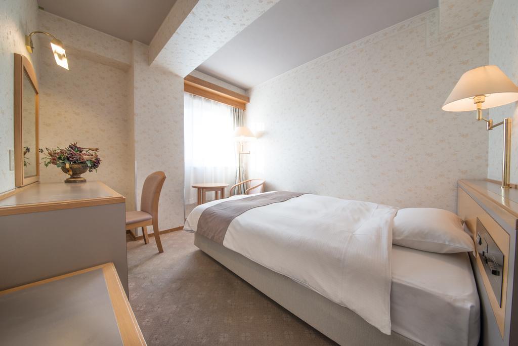 Takayama City Hotel Four Seasons Exterior photo