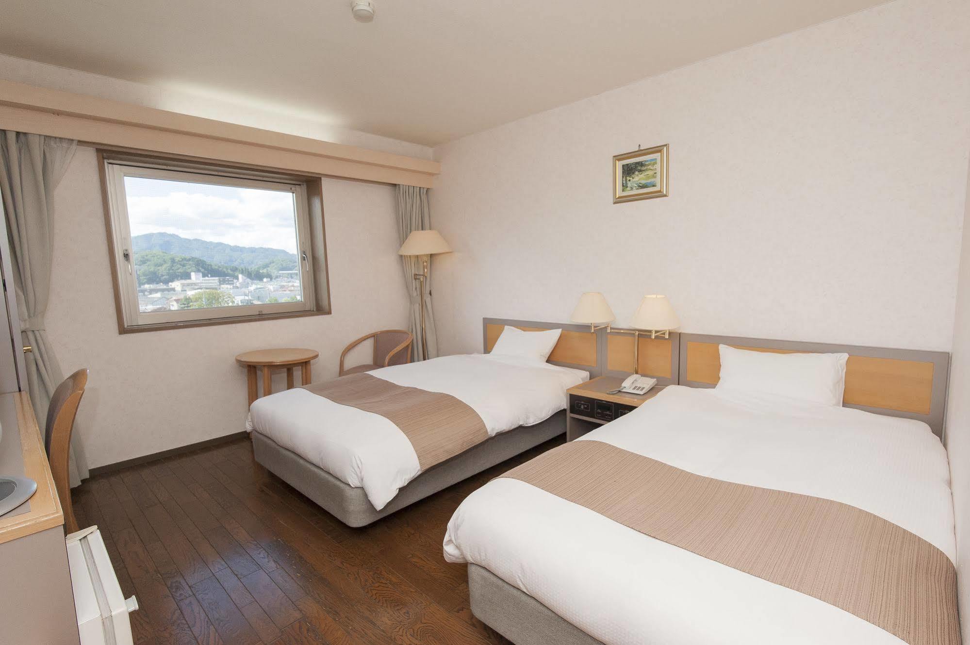 Takayama City Hotel Four Seasons Exterior photo